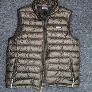 Great condition Patagonia vest. Worn for one season then grew out of it.